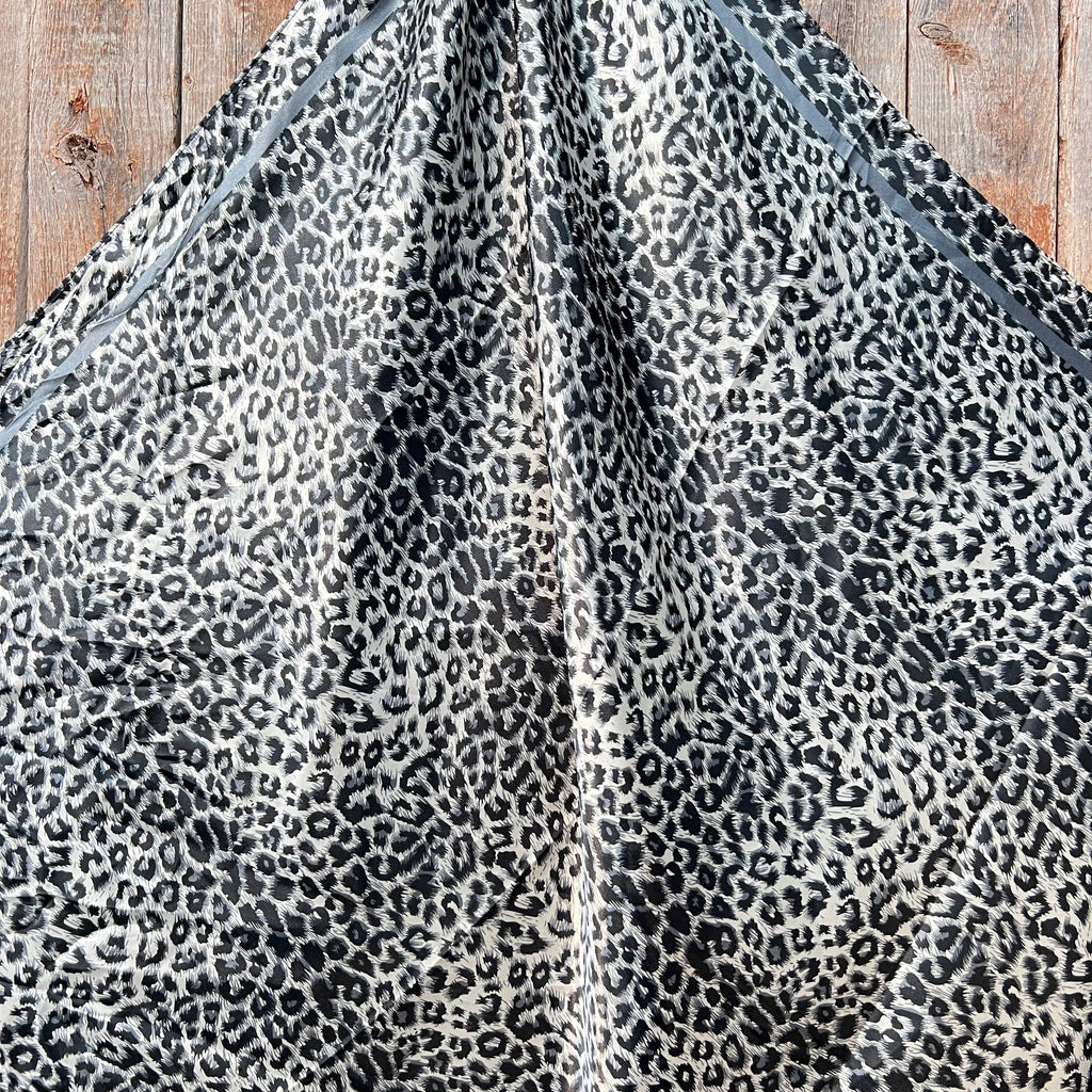 35X35"   Snow Leopard Wild Rag/Scarf WR167